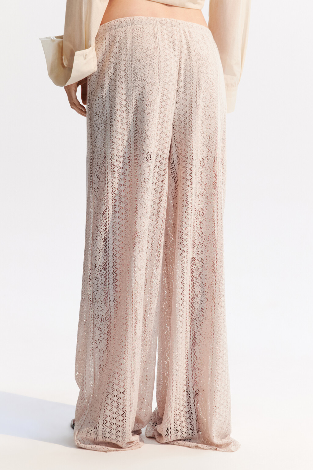 Брюки широкие из кружева - цвет бежевый - 4