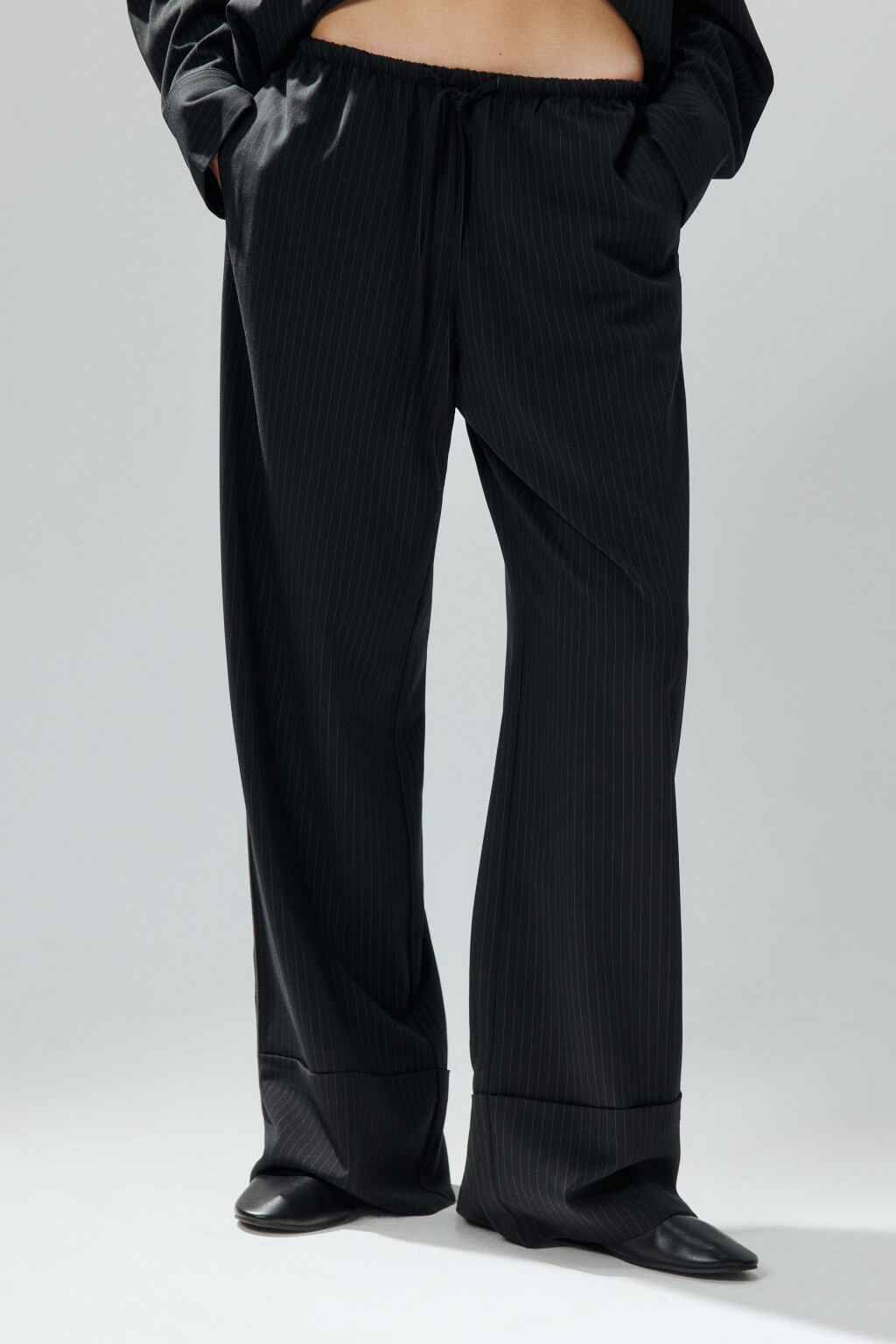Брюки в полоску на завязках - цвет черный - 3