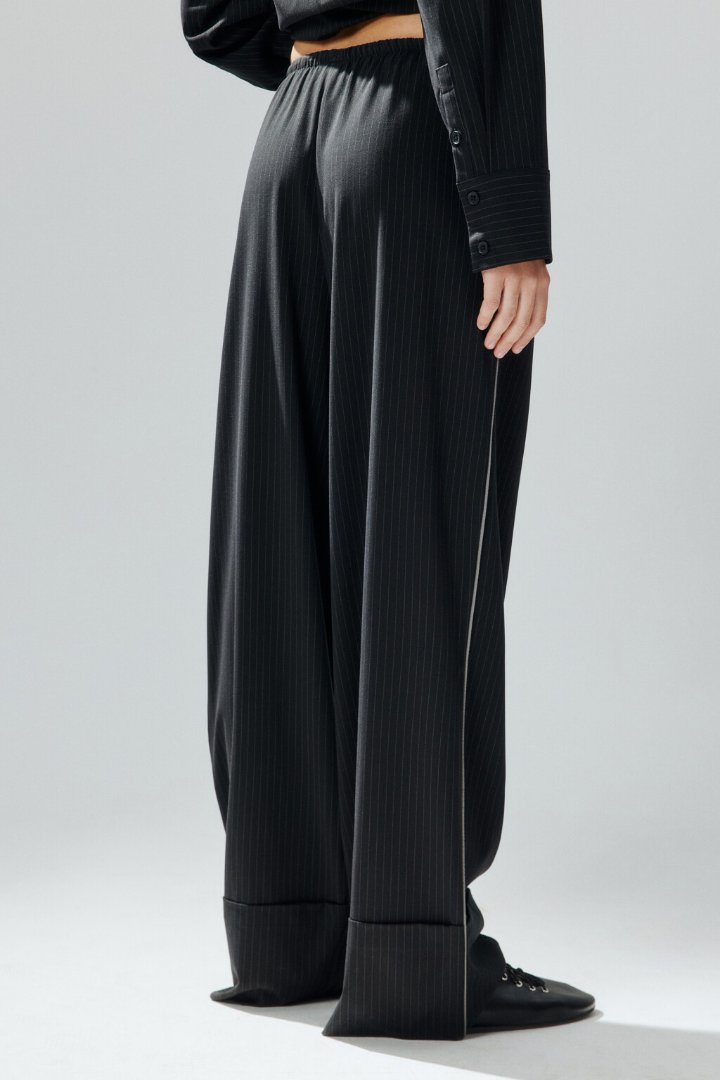 Брюки в полоску на завязках - цвет черный - 4