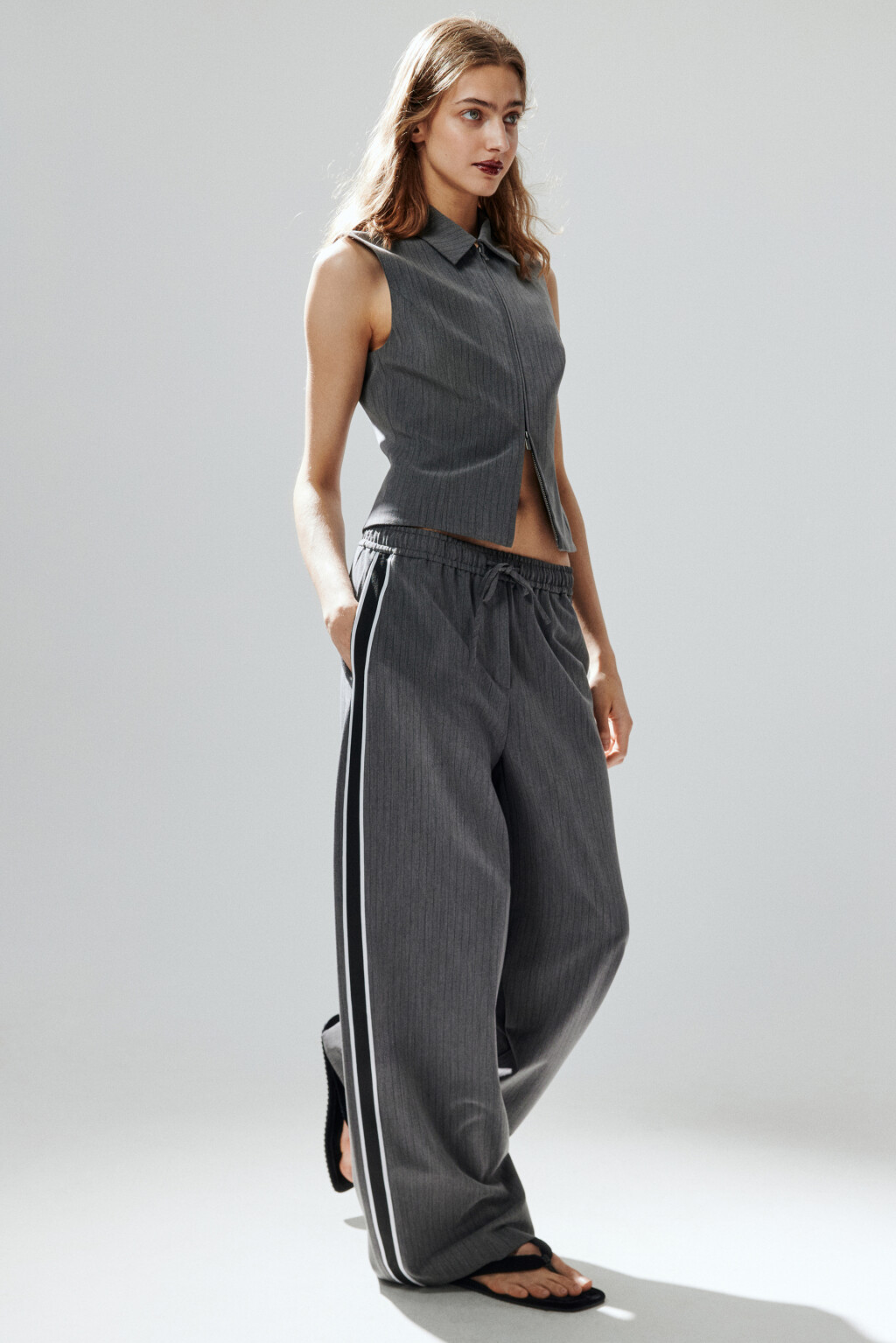 Брюки широкие с лампасами - цвет серый - 1