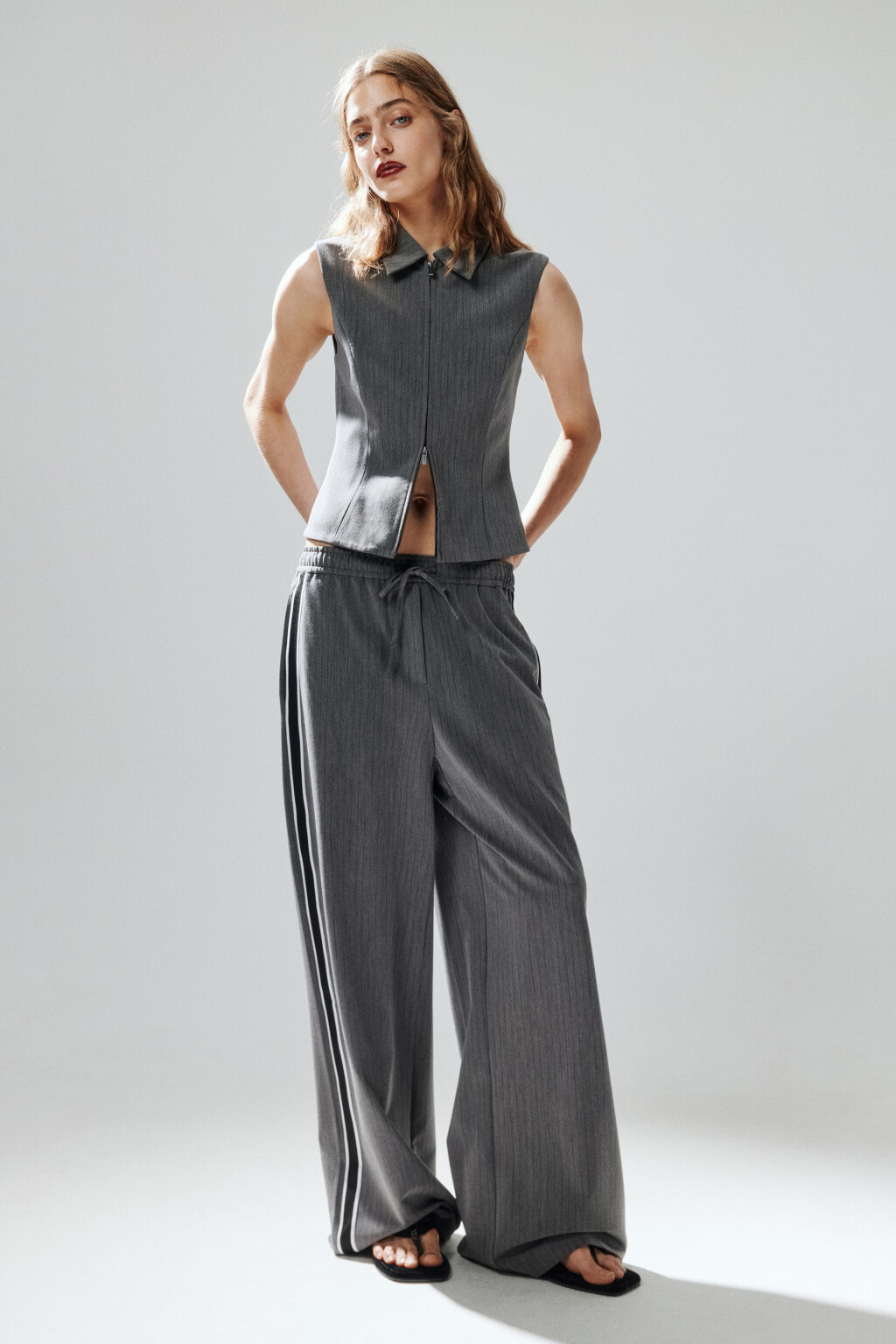Брюки широкие с лампасами - цвет серый - 4