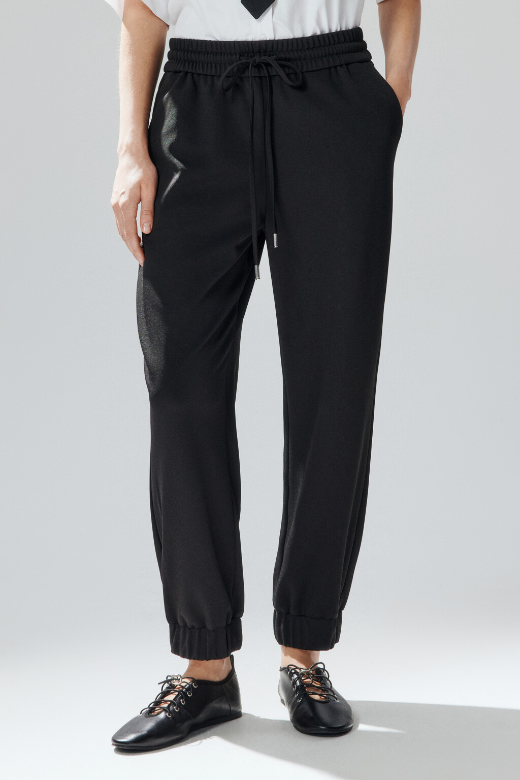 Брюки-джоггеры с завязками - цвет черный - 2