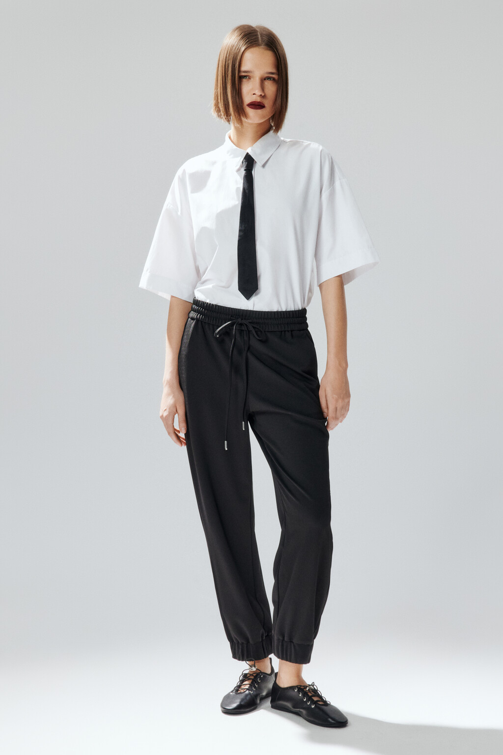 Брюки-джоггеры с завязками - цвет черный - 4