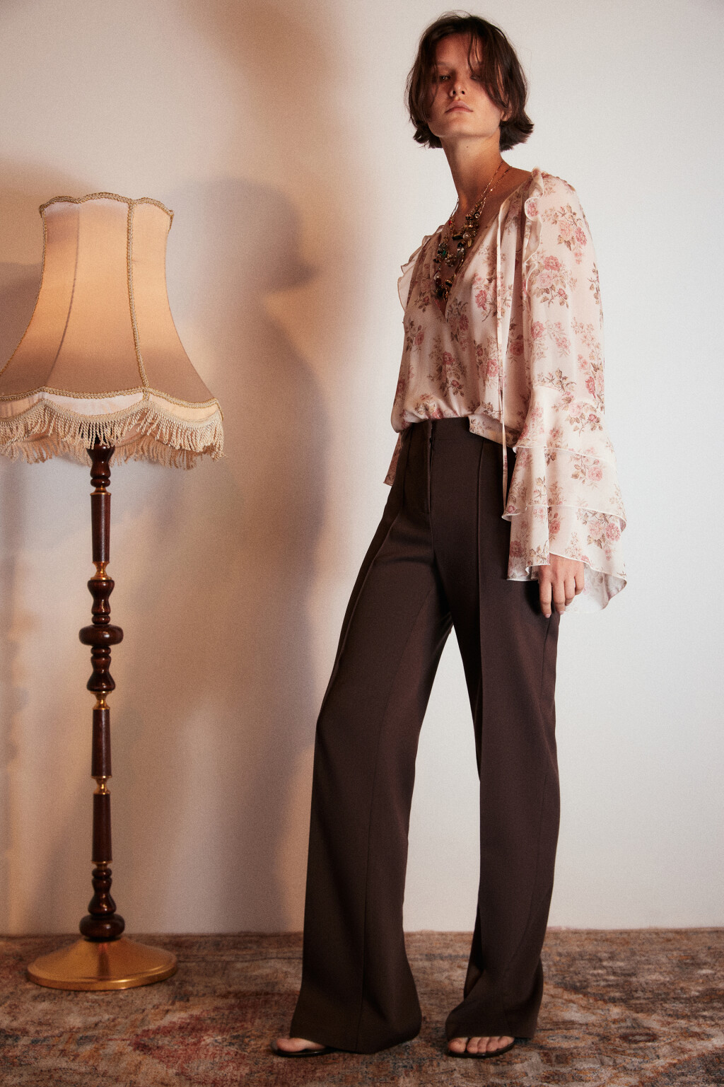 Брюки прямые со стрелками - цвет коричневый - 1