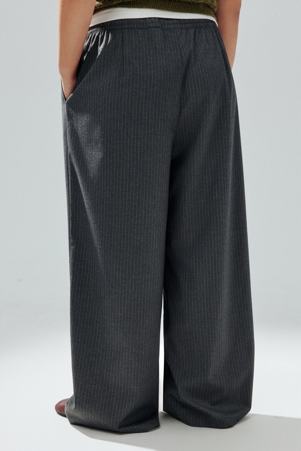 Брюки широкие в полоску - цвет серый - 4