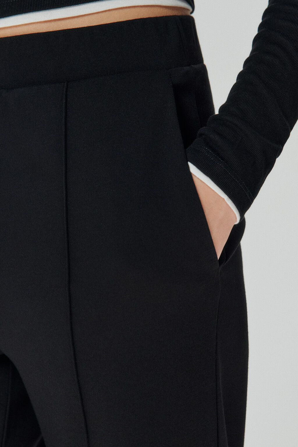Брюки прямые костюмные с разрезами - цвет черный - 5
