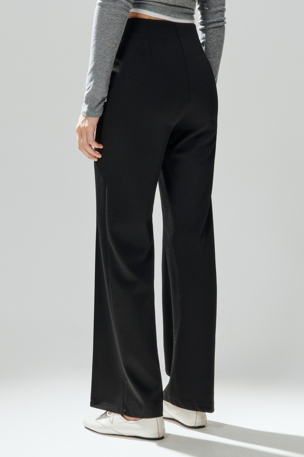 Брюки костюмные со стрелками - цвет черный - 3