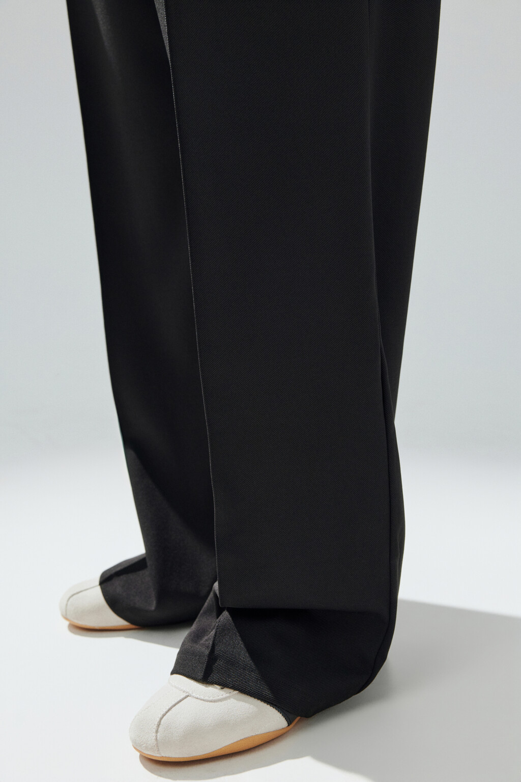 Брюки костюмные со стрелками - цвет черный - 7