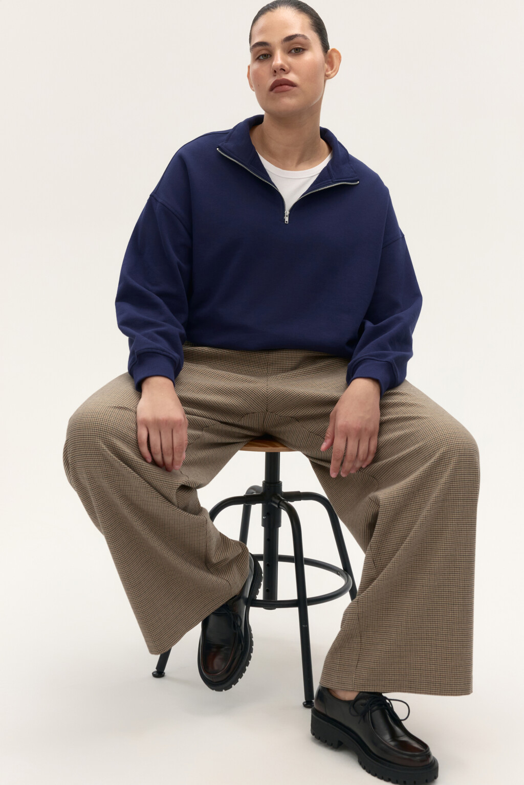 Брюки широкие костюмные в клетку - цвет бежевый - 2