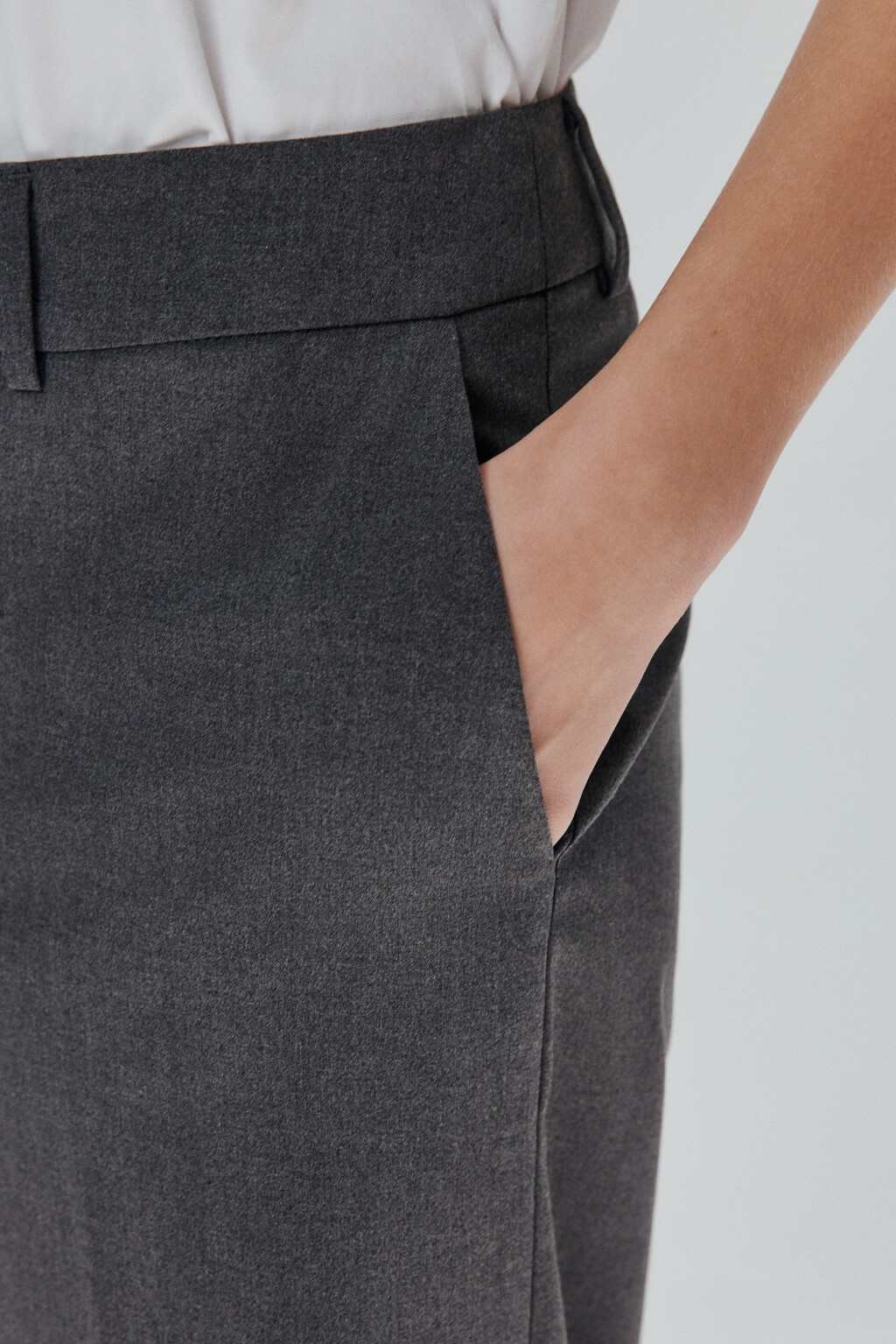 Брюки костюмные с разрезами - цвет серый - 8