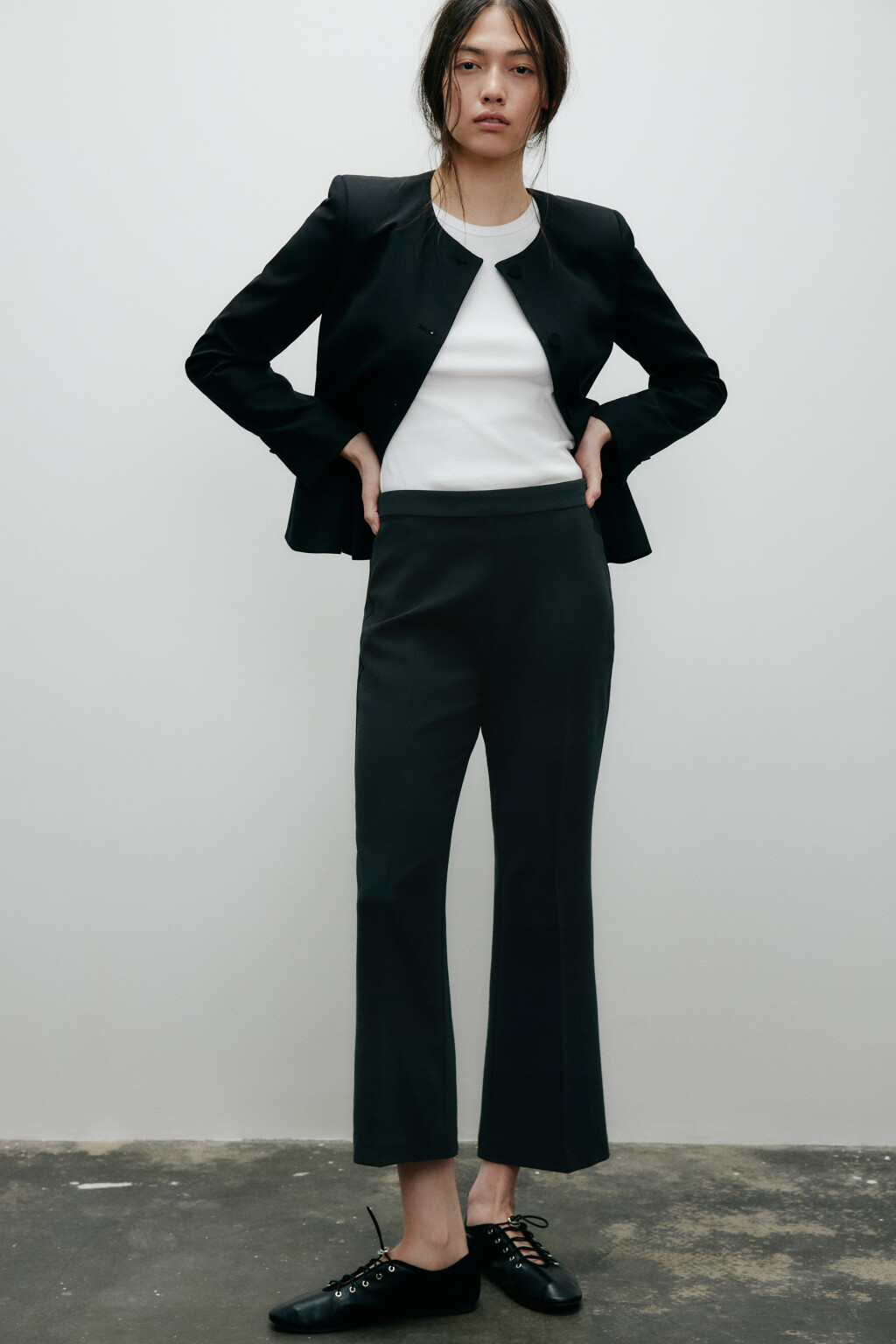 Брюки клеш укороченные - цвет черный - 1