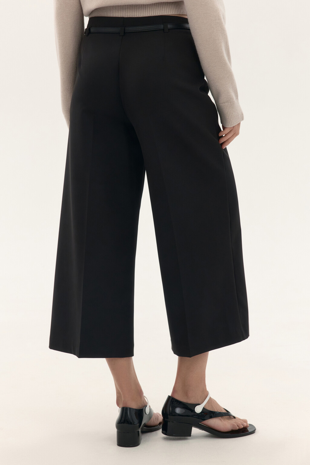 Брюки-кюлоты костюмные с ремнем - цвет черный - 3