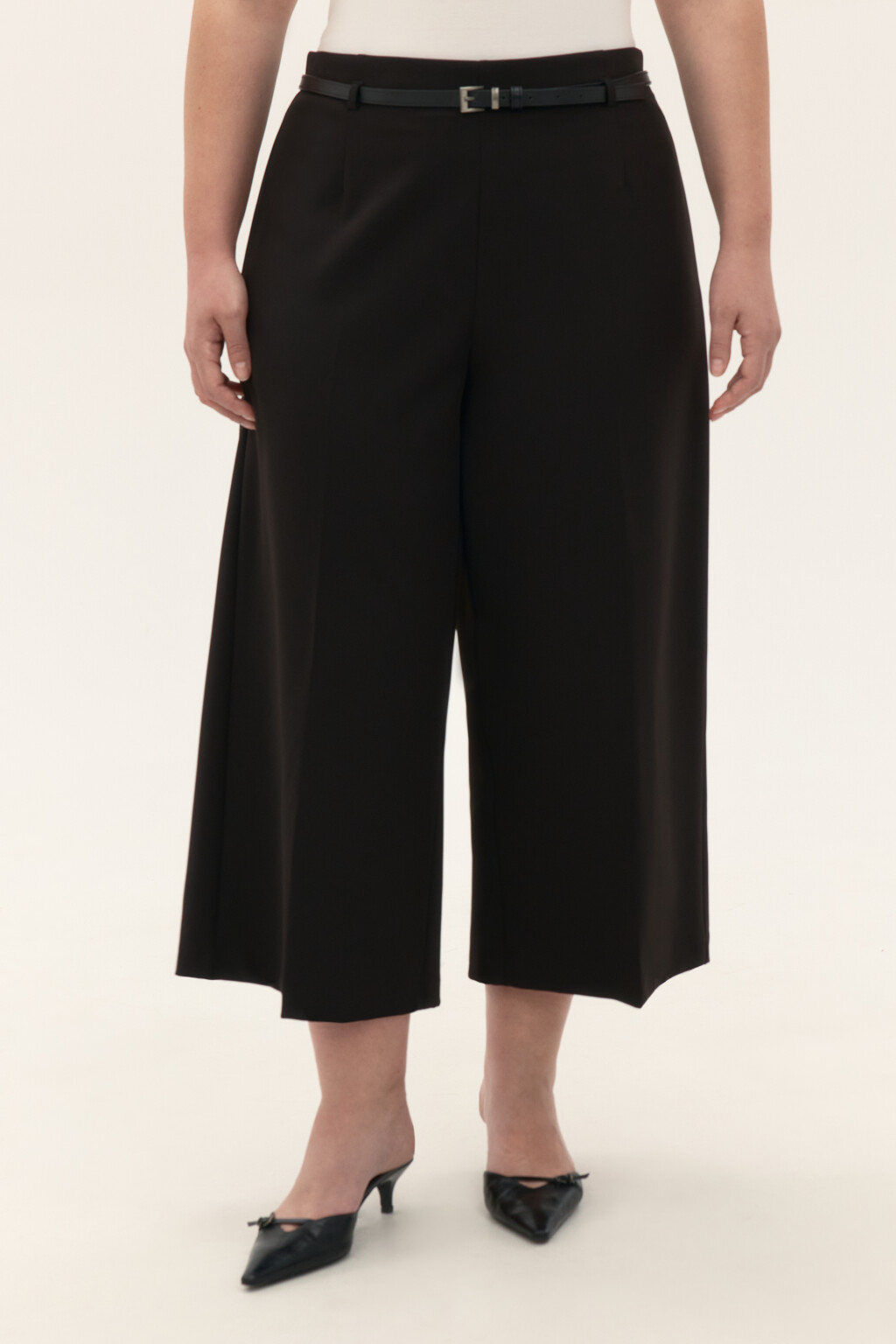 Брюки-кюлоты костюмные с ремнем - цвет черный - 2