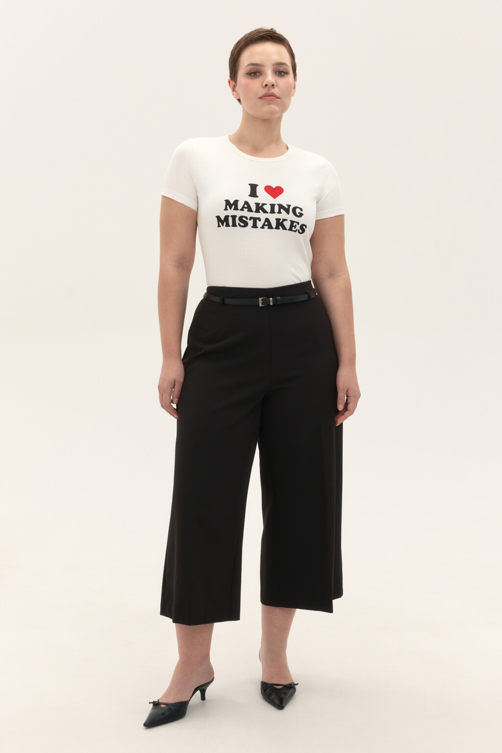 Брюки-кюлоты костюмные с ремнем - цвет черный - 4