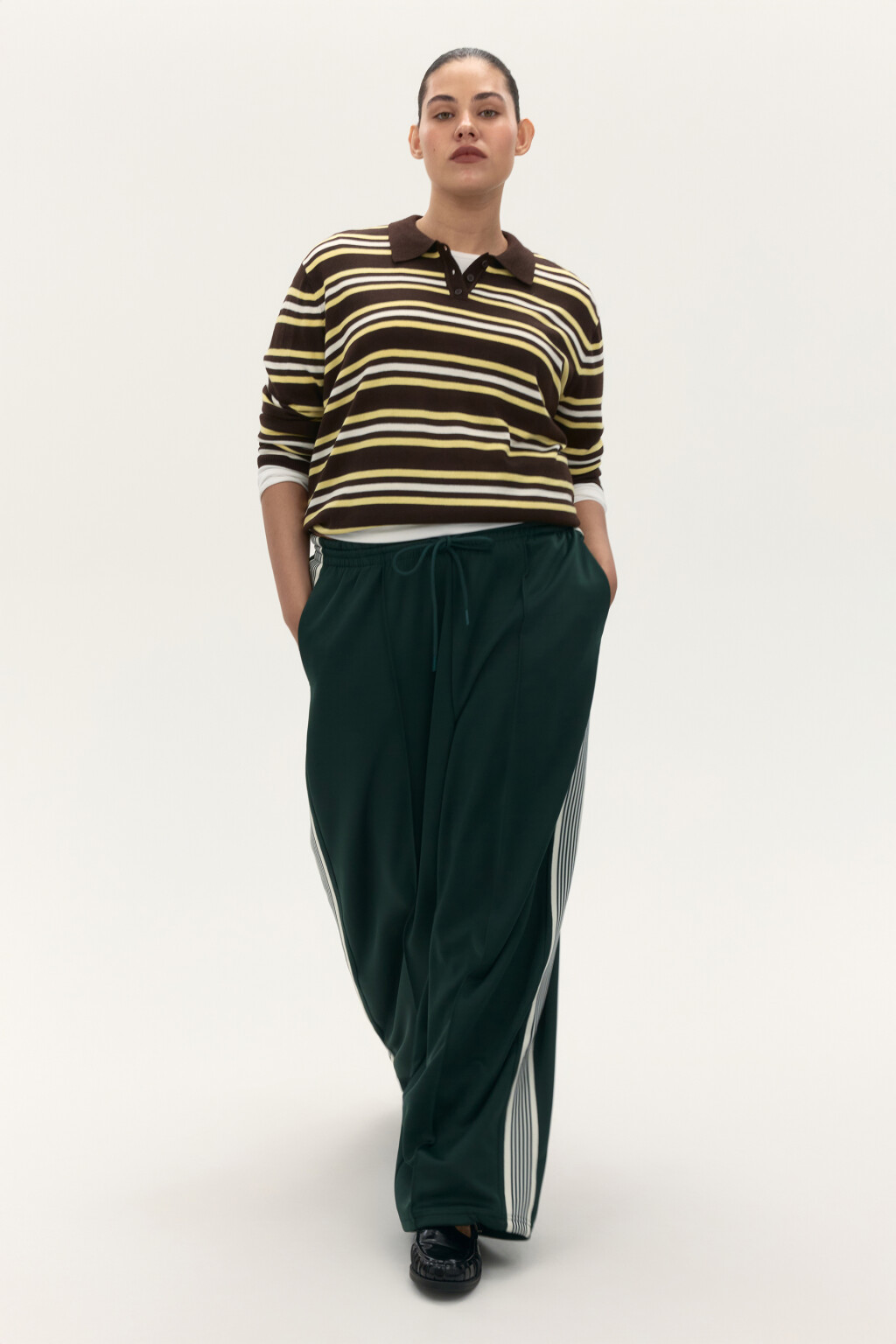 Брюки широкие с лампасами - цвет зеленый - 2