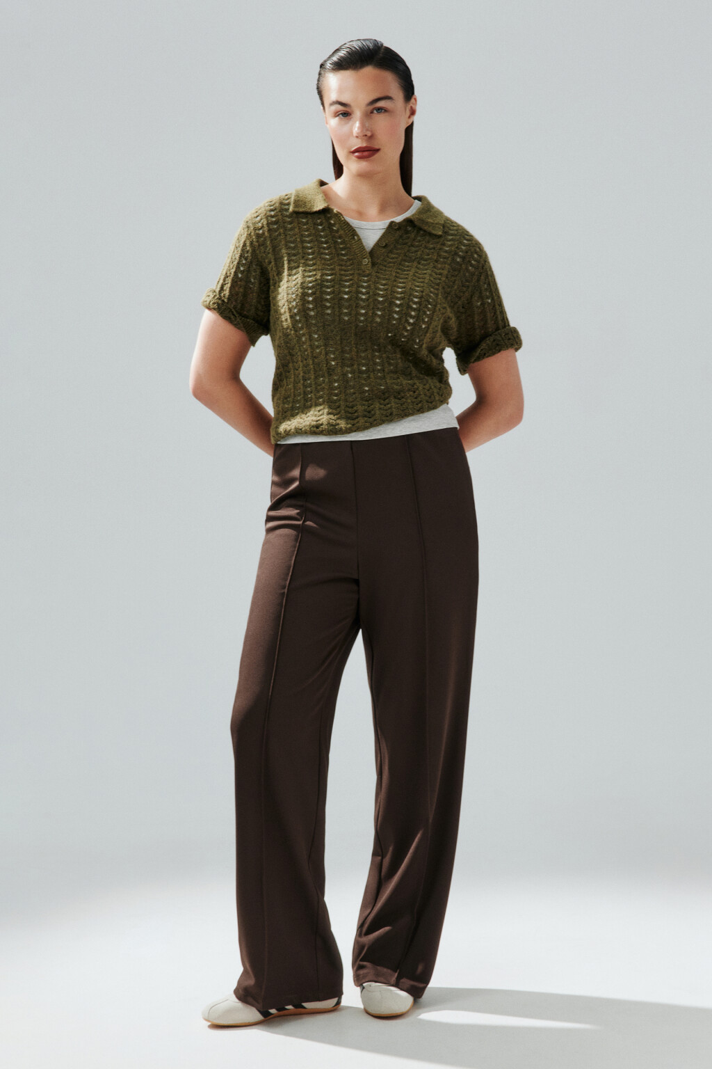 Брюки костюмные со стрелками - цвет коричневый - 4