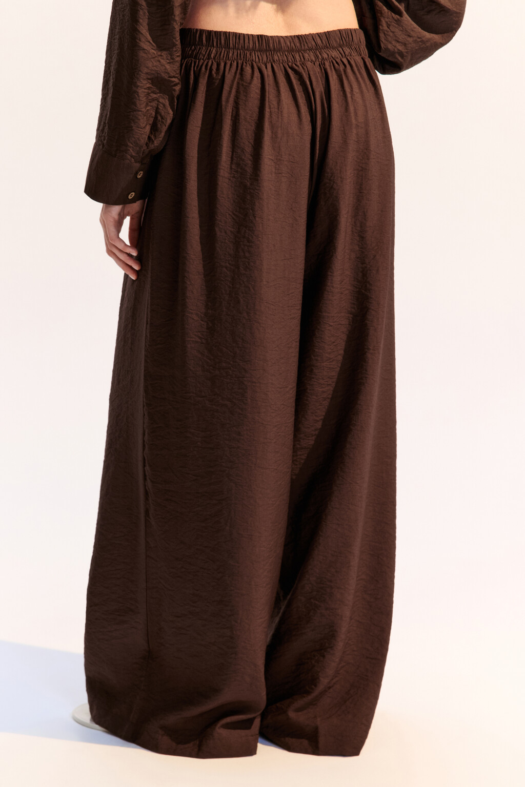 Брюки широкие из вискозной ткани - цвет коричневый - 3