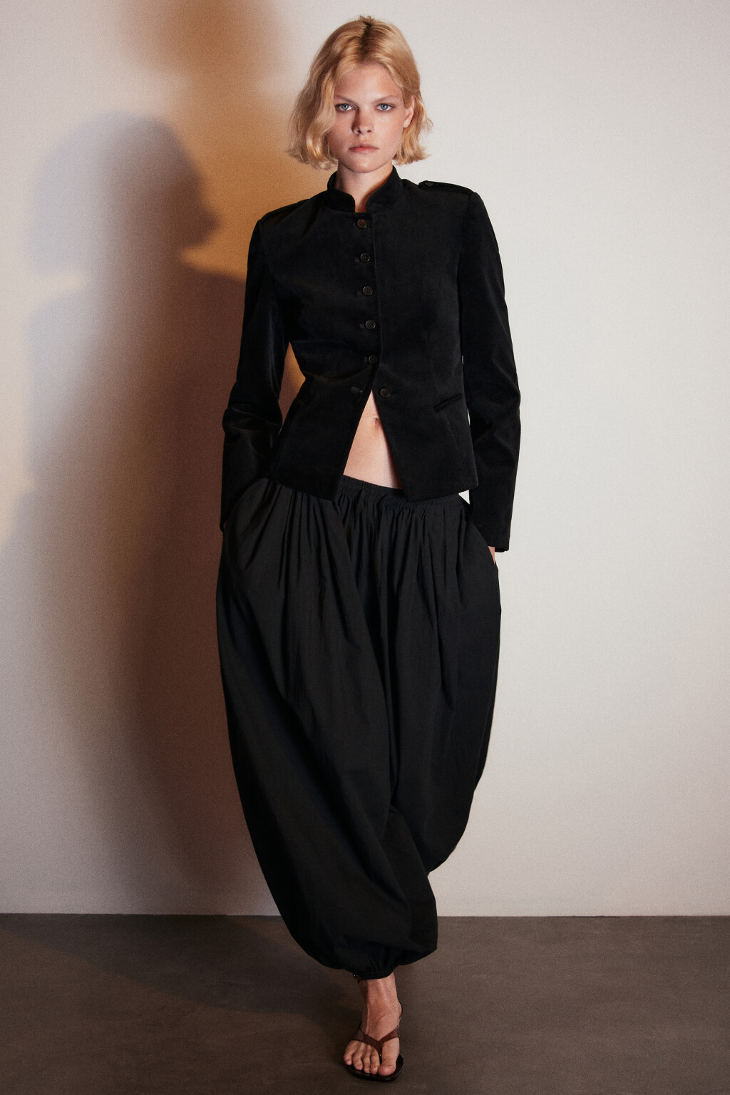 Брюки-аладдины из хлопка - цвет черный - 1