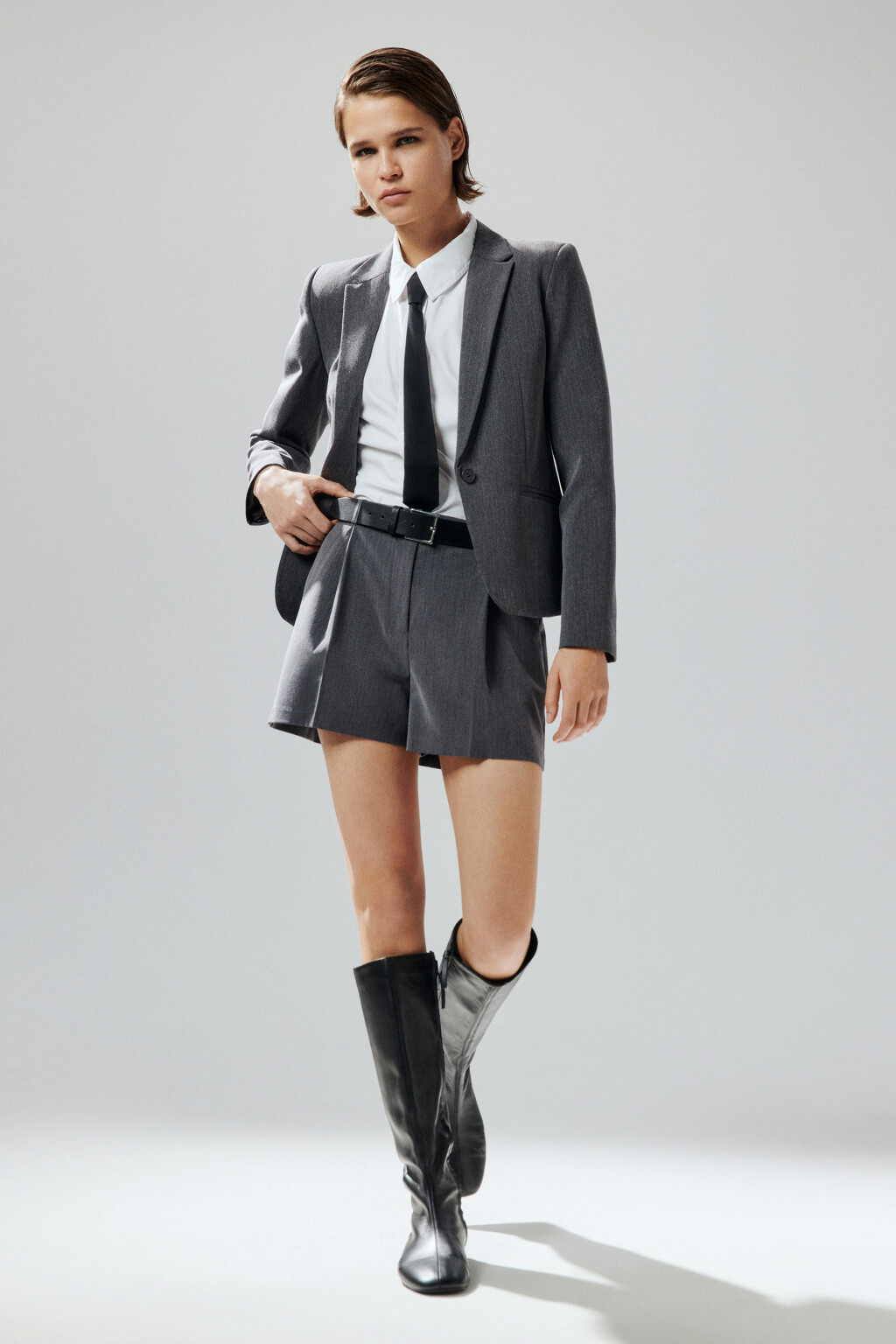 Шорты костюмные со складками - цвет серый - 1