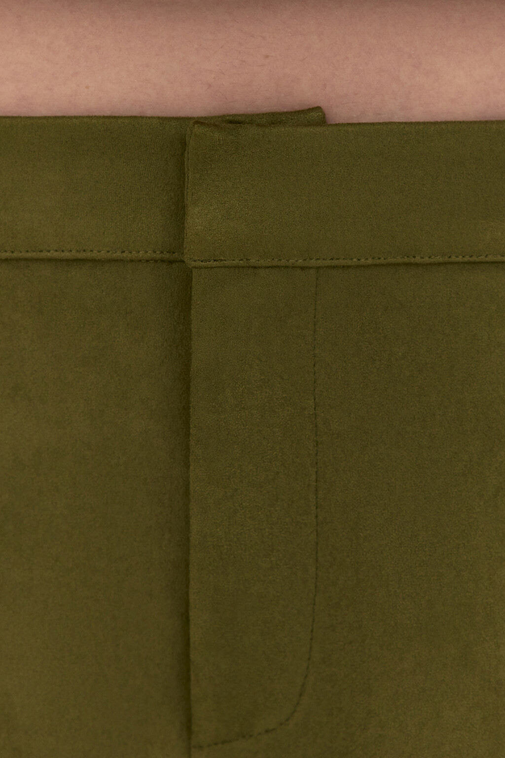 Шорты-бермуды с замшевой фактурой - цвет зеленый - 6