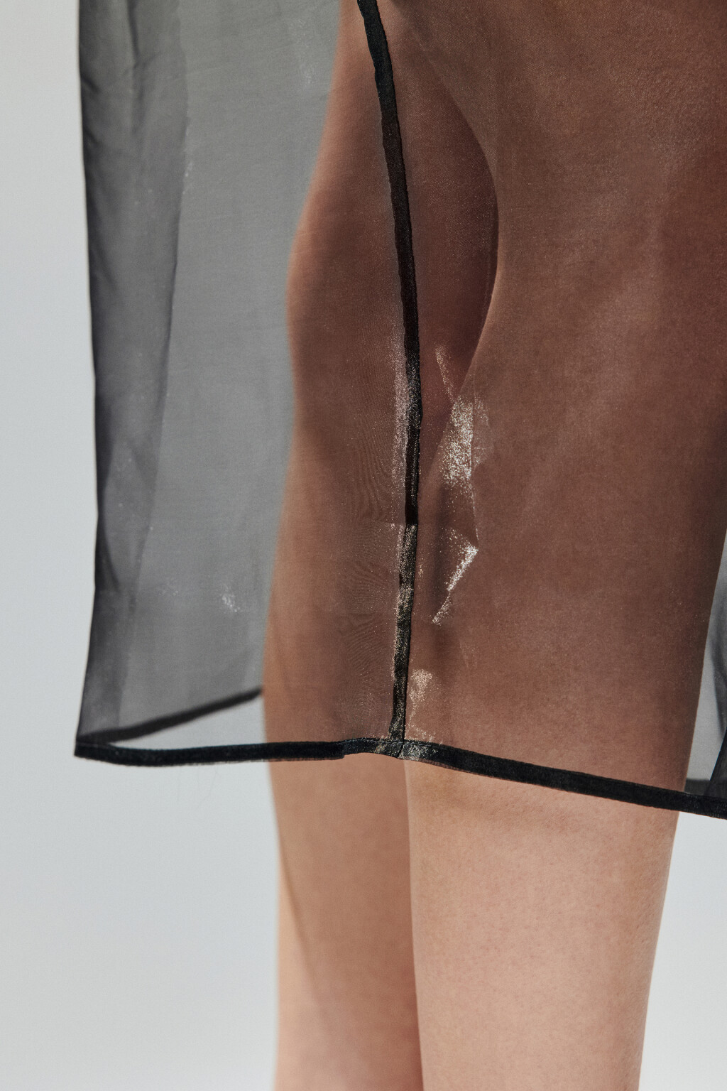 Юбка миди прозрачная на запах - цвет черный - 7