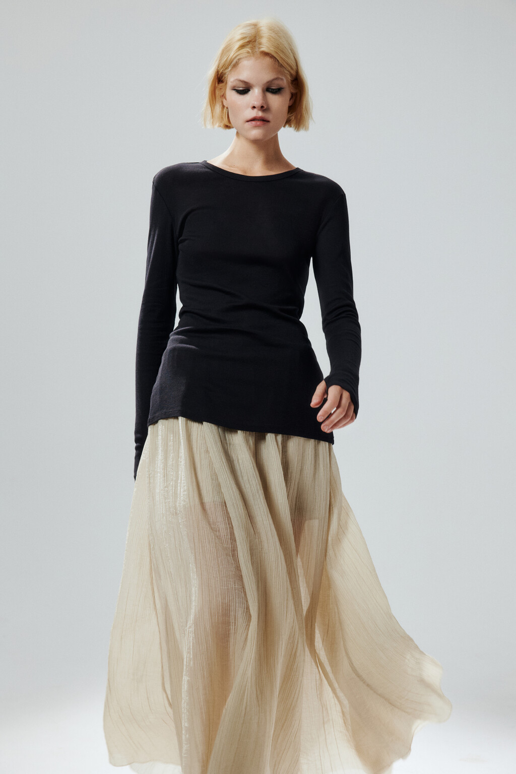 Юбка-трапеция макси из жатой ткани - цвет бежевый - 2