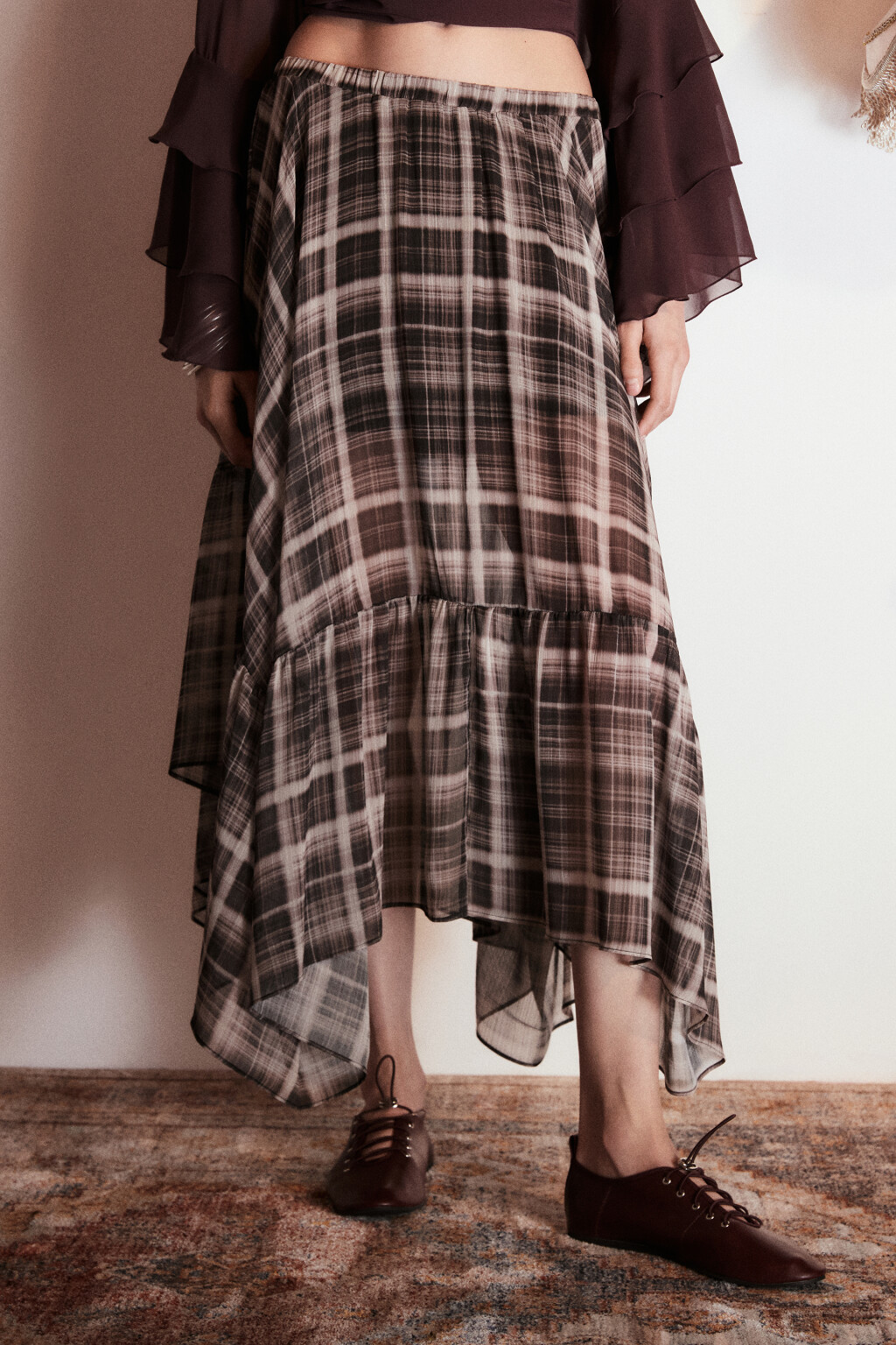 Юбка миди асимметричная в клетку - цвет коричневый - 3