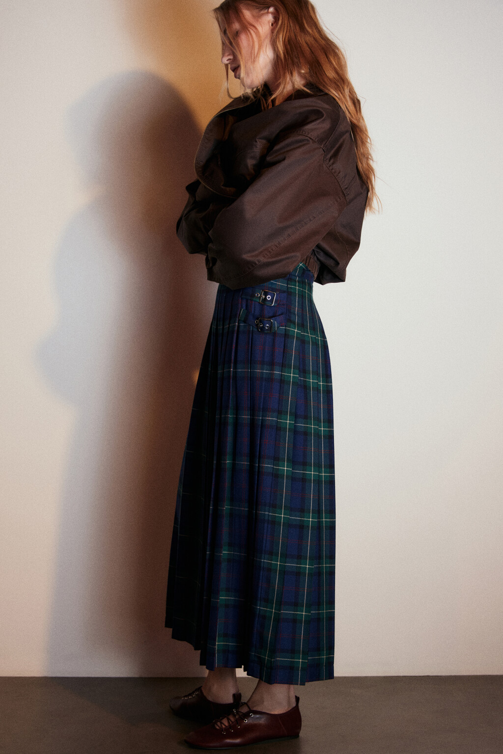 Юбка макси в складку с ремешками - цвет синий - 2