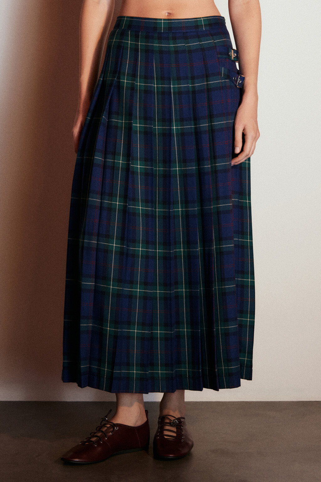 Юбка макси в складку с ремешками - цвет синий - 3