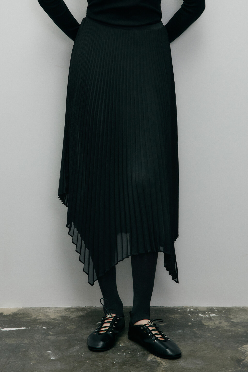 Юбка миди асимметричная с запахом - цвет черный - 4