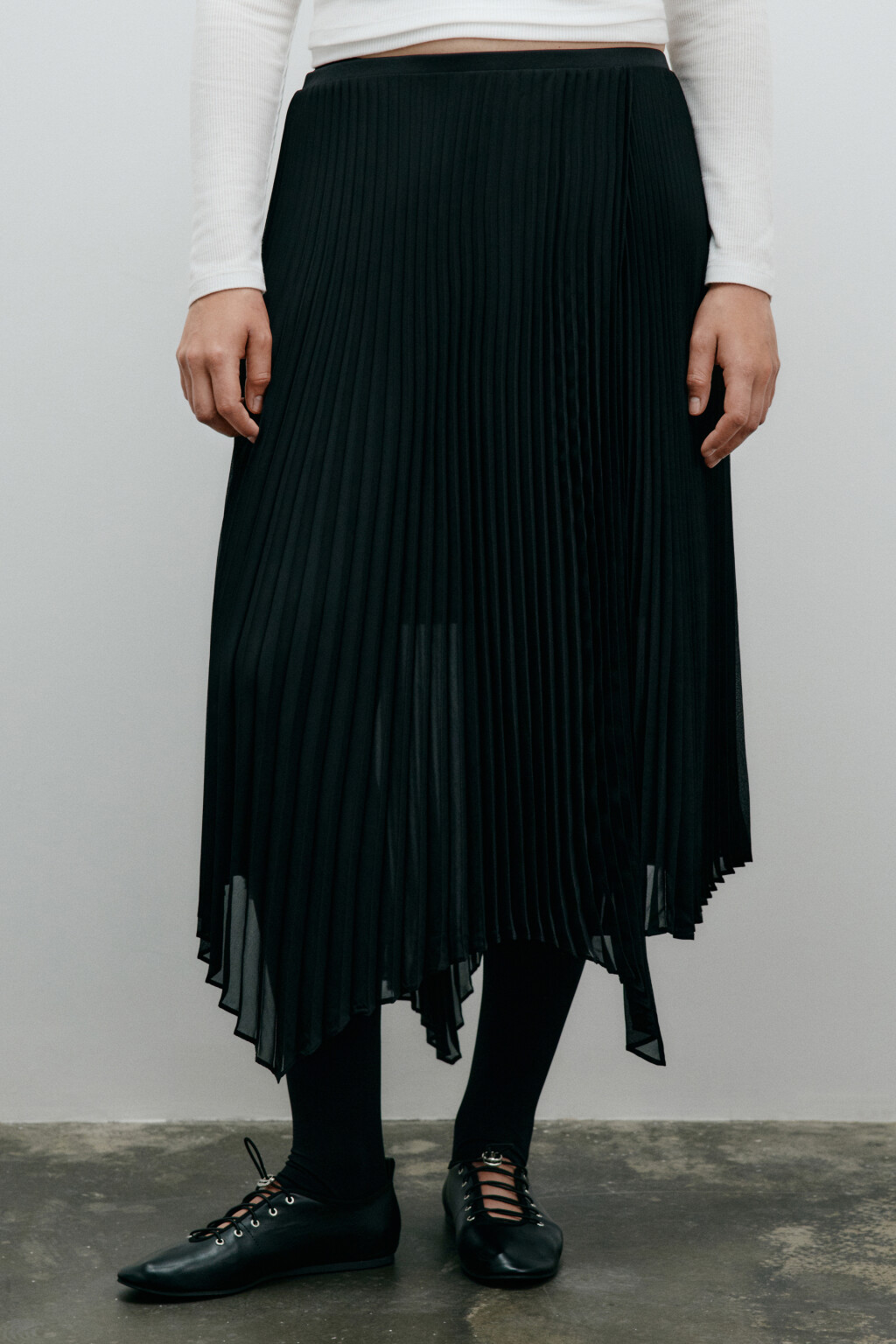 Юбка миди асимметричная с запахом - цвет черный - 3