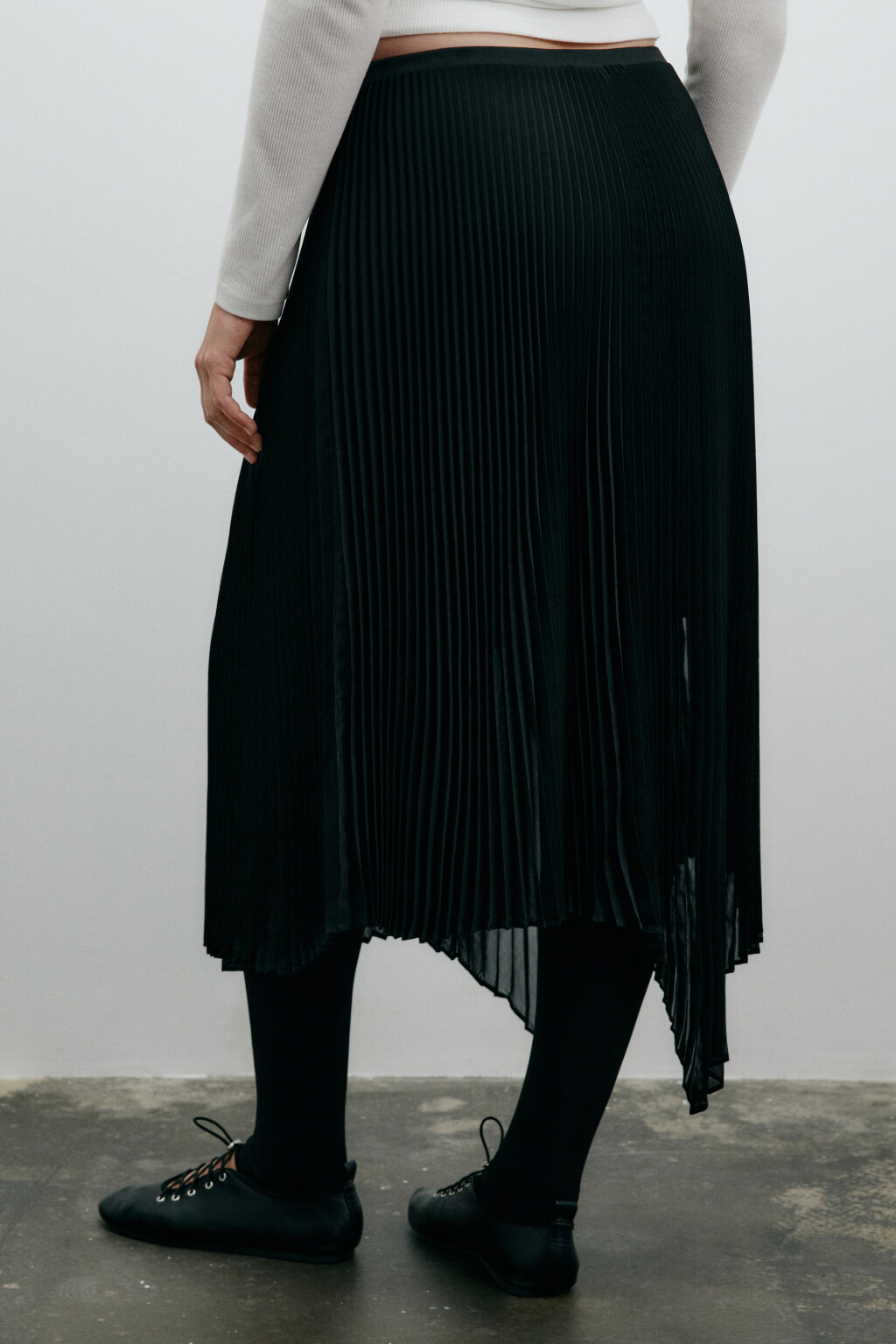 Юбка миди асимметричная с запахом - цвет черный - 4