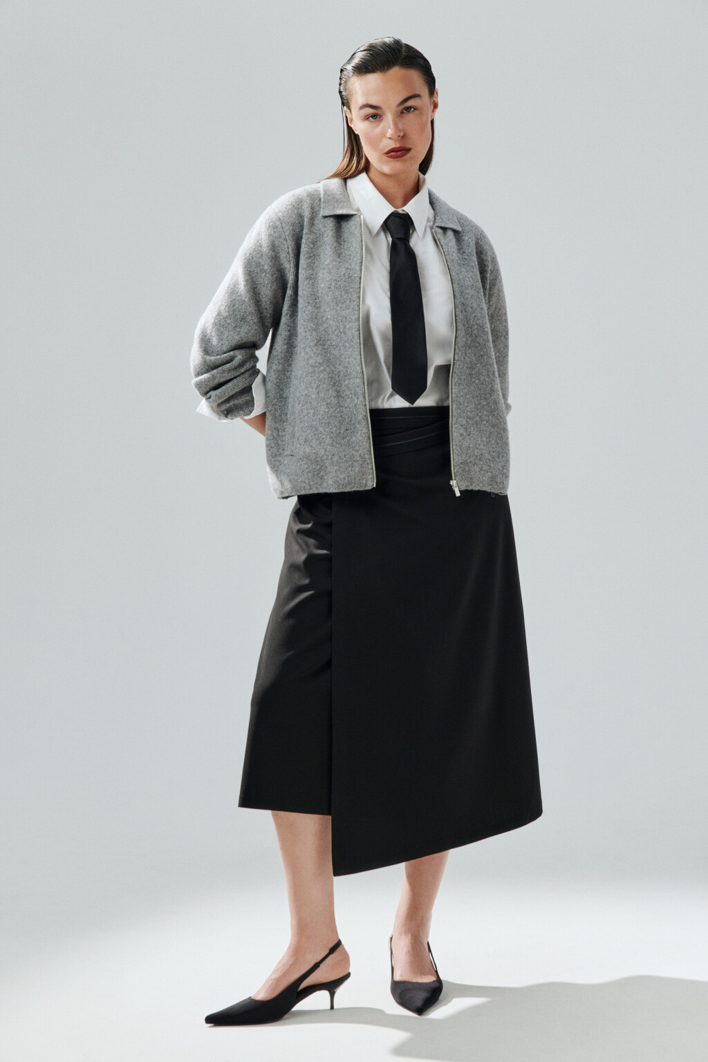 Юбка миди костюмная на запах - цвет черный - 4