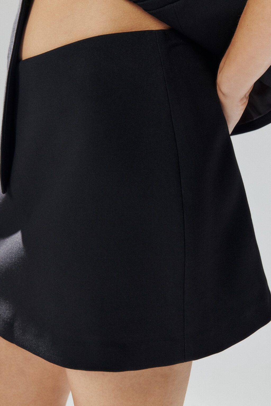 Юбка-шорты мини костюмная - цвет черный - 6
