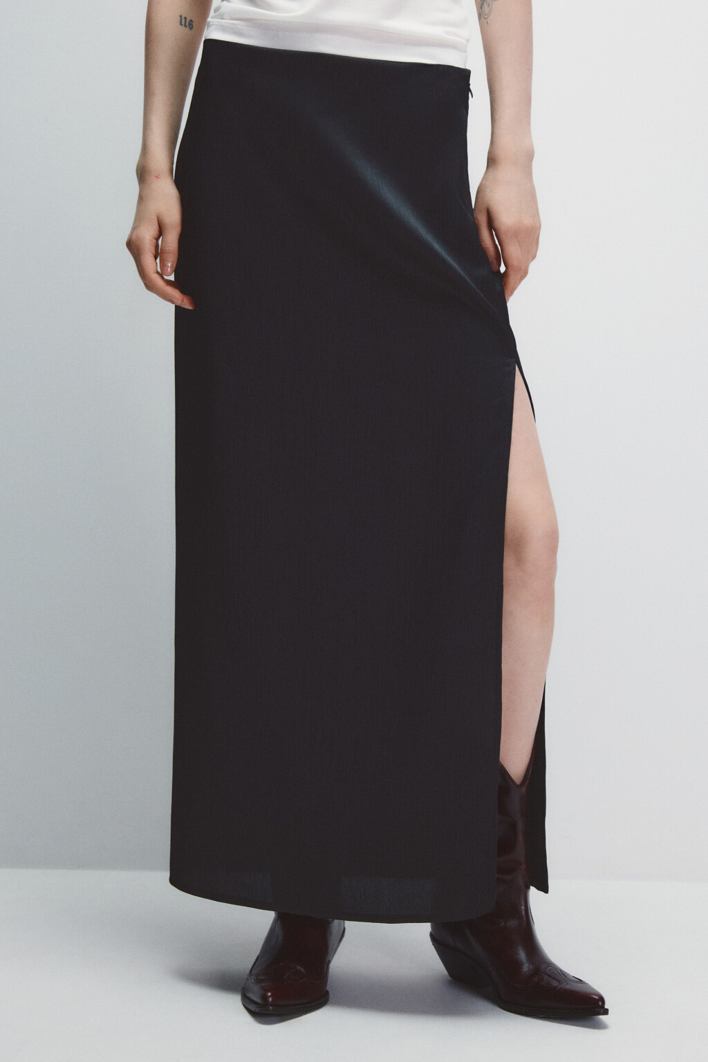Юбка макси гладкая атласная - цвет черный - 2