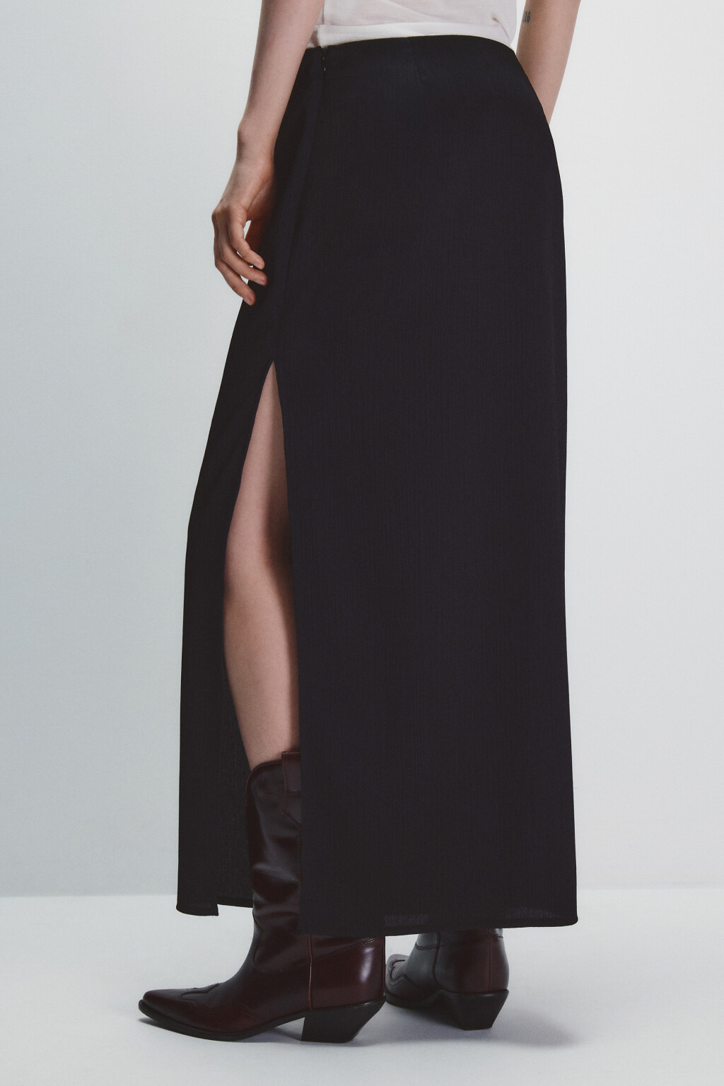 Юбка макси гладкая атласная - цвет черный - 3