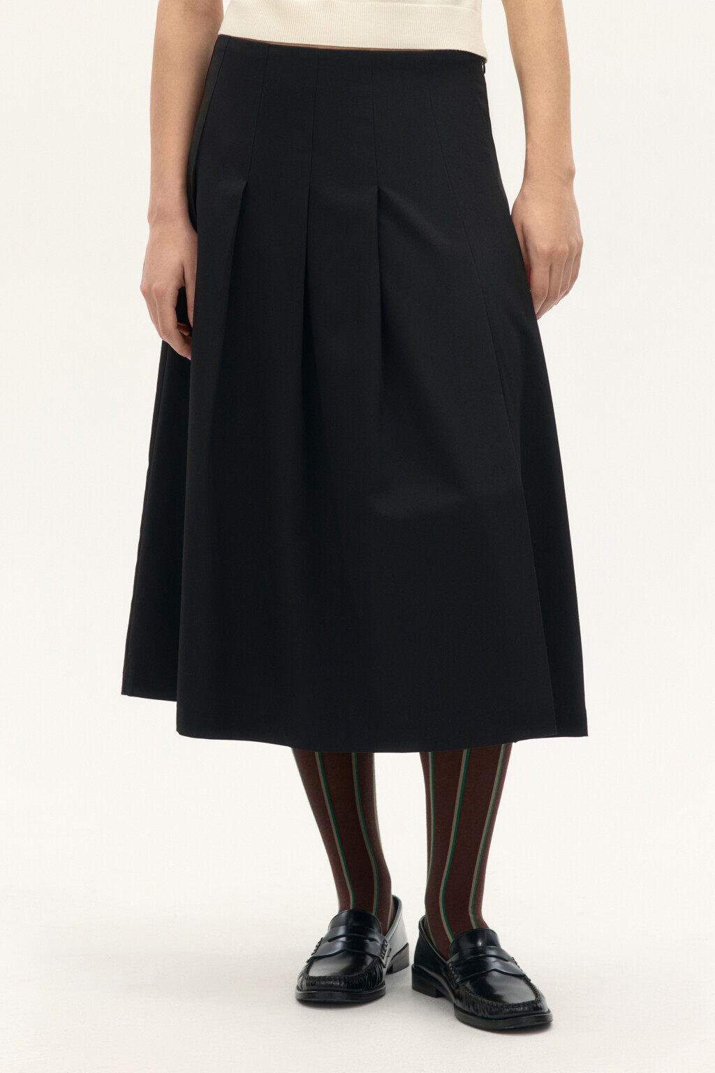 Юбка миди в складку с разрезом - цвет черный - 3