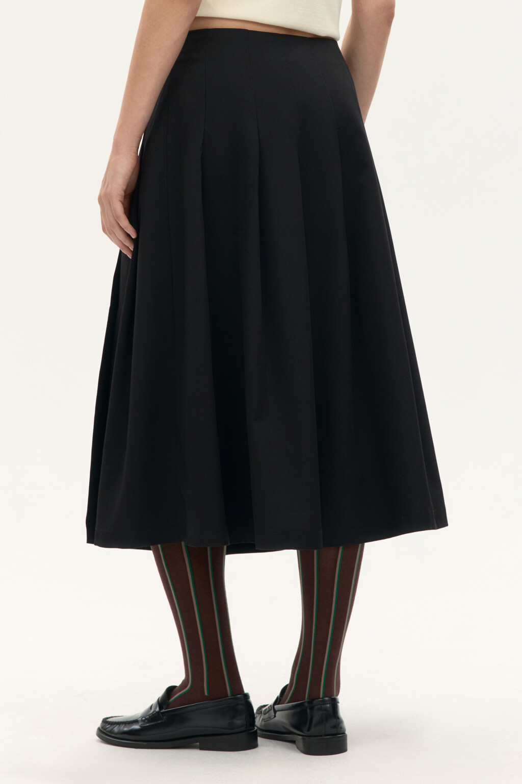 Юбка миди в складку с разрезом - цвет черный - 4