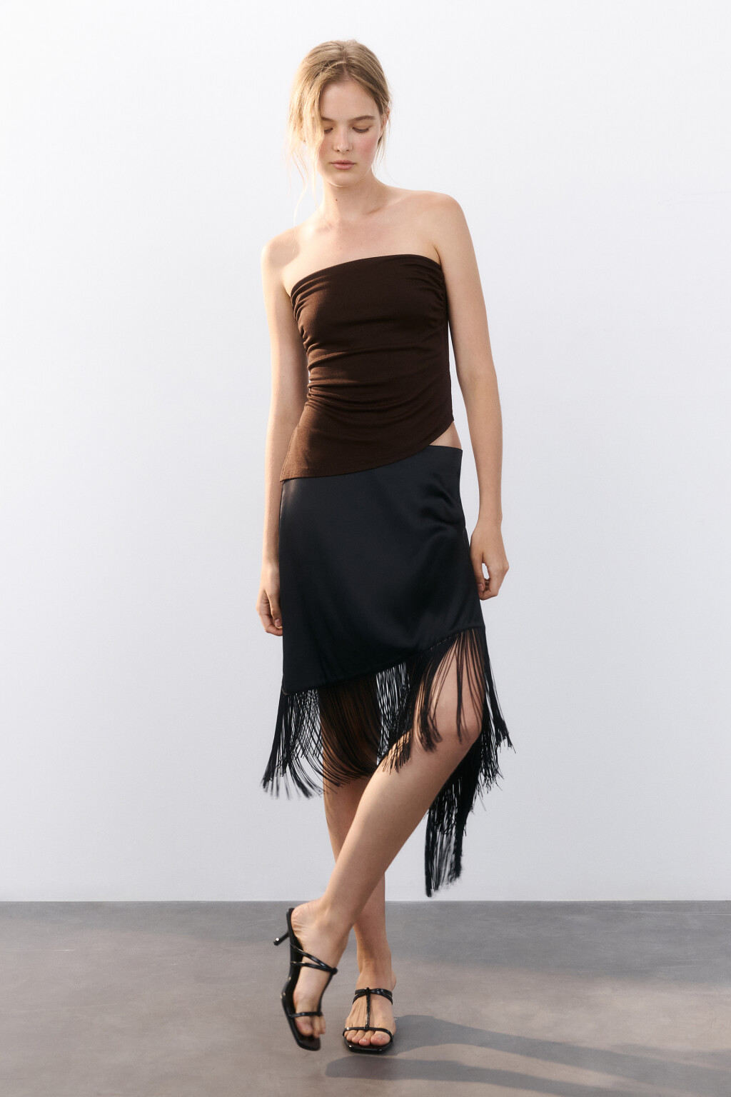 Юбка миди асимметричная с бахромой - цвет черный - 5