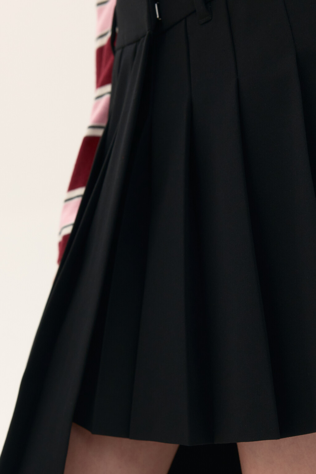 Юбка в складку асимметричная - цвет черный - 6