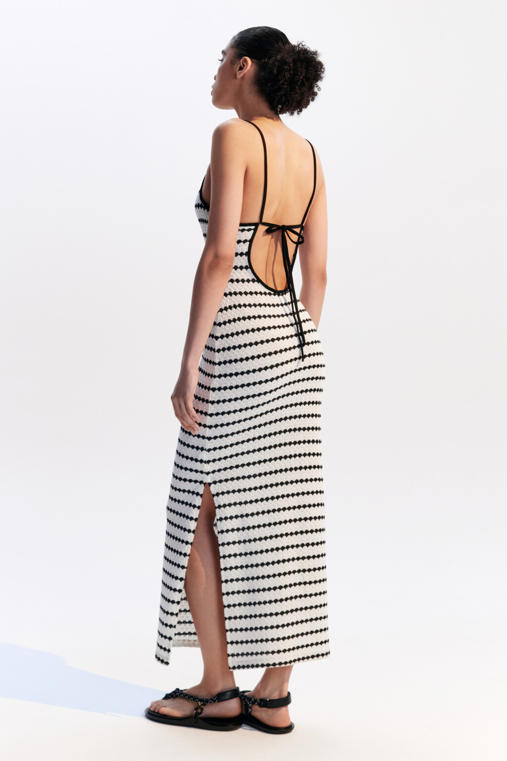 Платье макси ажурное на бретельках - цвет белый - 4