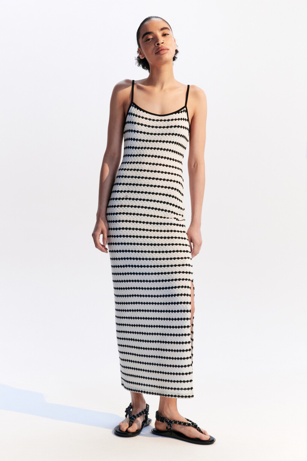 Платье макси ажурное на бретельках - цвет белый - 5