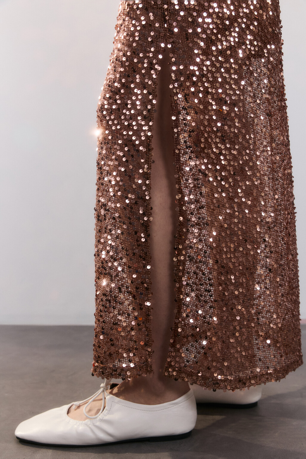 Платье-майка макси с пайетками - цвет бежевый - 8