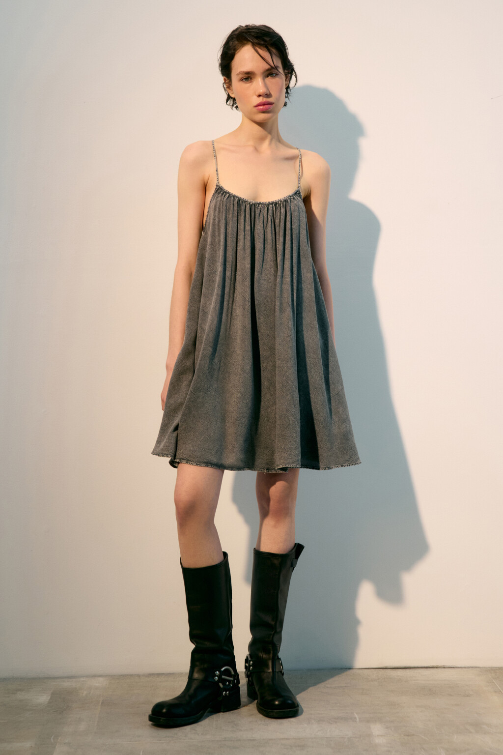 Платье-сарафан вискозное со стиркой - цвет серый - 5