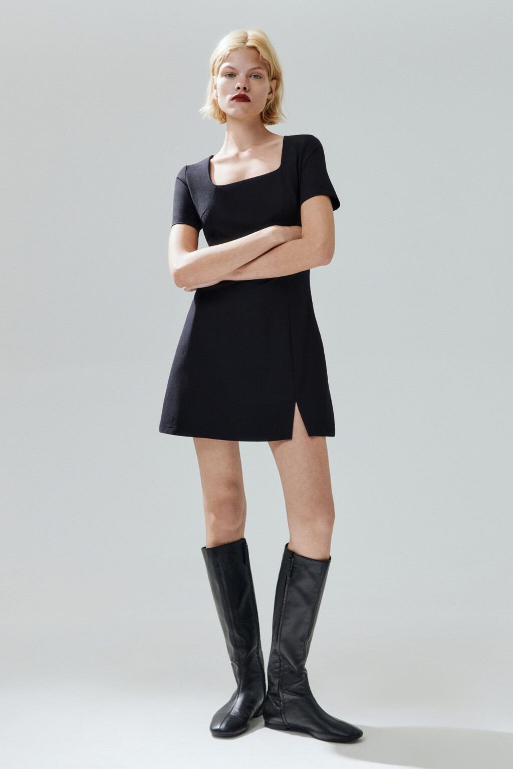 Платье мини с вырезом-каре - цвет черный - 4