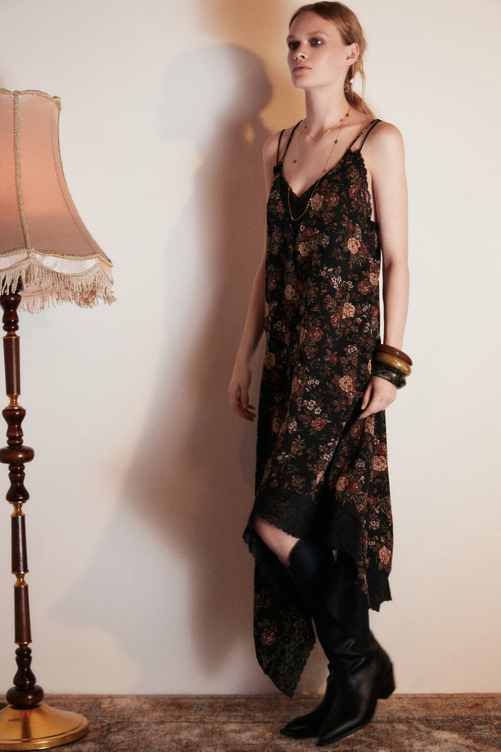 Платье асимметричное с кружевом и принтом - цвет мультиколор - 1