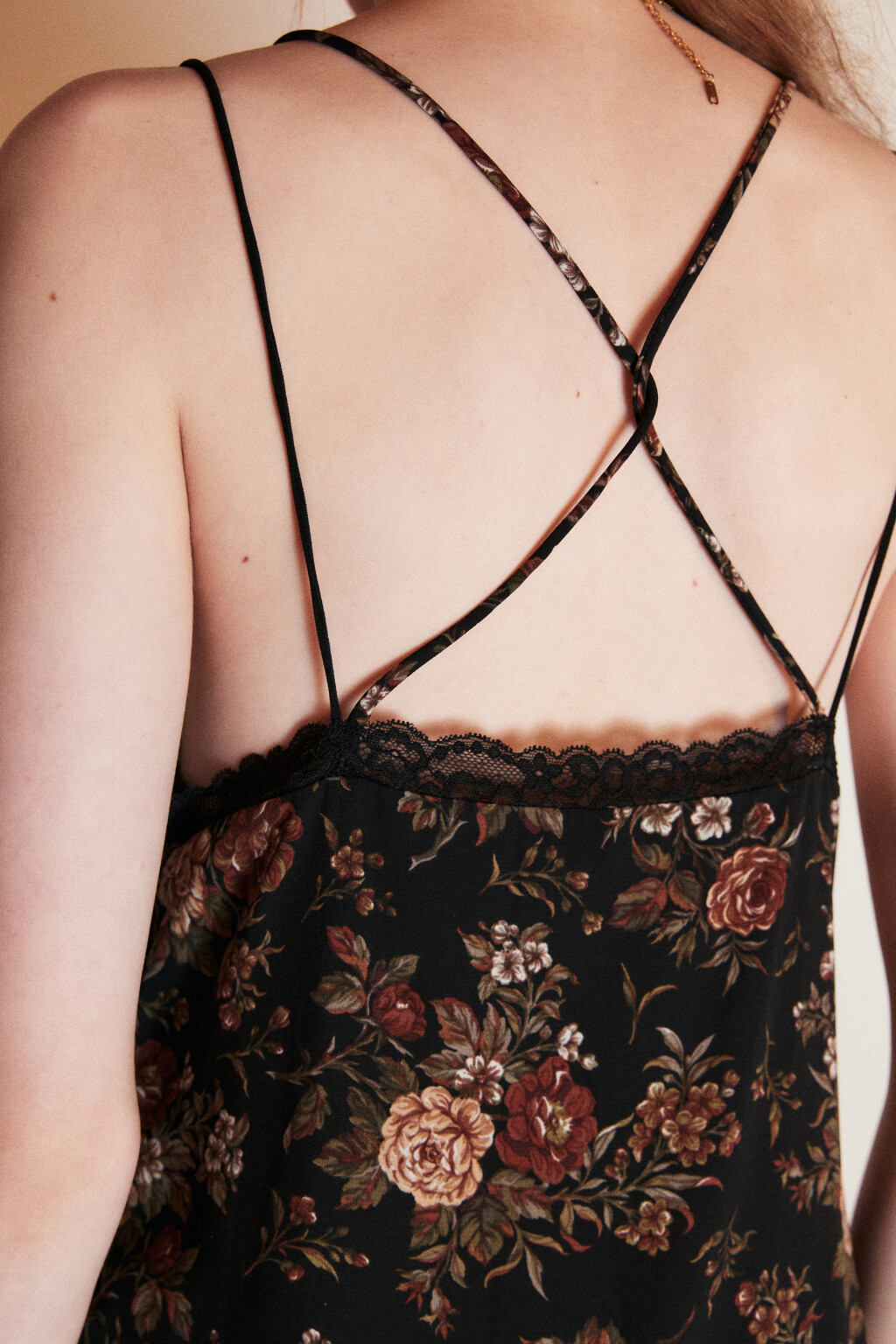 Платье асимметричное с кружевом и принтом - цвет мультиколор - 4