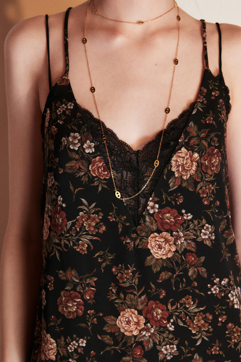 Платье асимметричное с кружевом и принтом - цвет мультиколор - 5