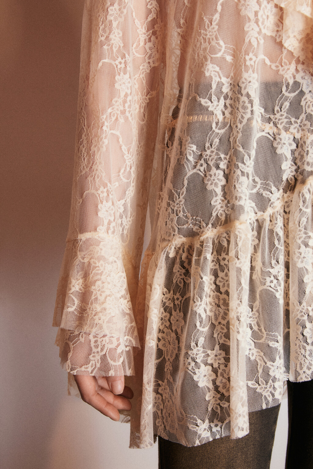 Платье-туника кружевное с воланами - цвет молочный - 7