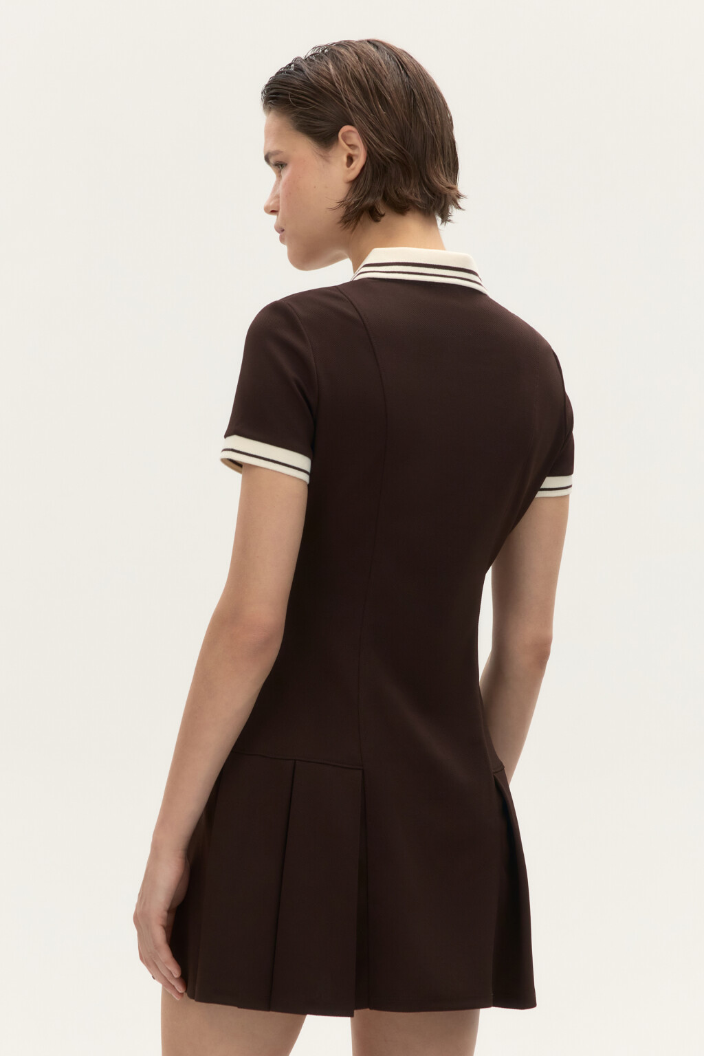 Платье-поло с юбкой в складку - цвет коричневый - 4